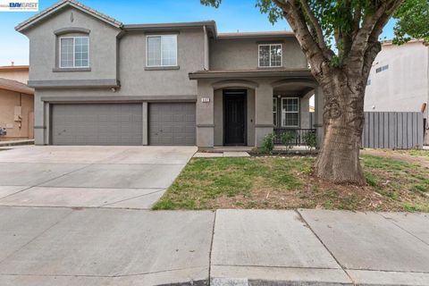 Photo of 632 Skimmer Dr Dr, Patterson, CA 95363 (MLS # 41136445)