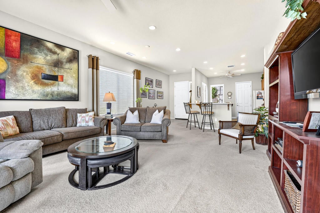 81631 Avenida De Baile