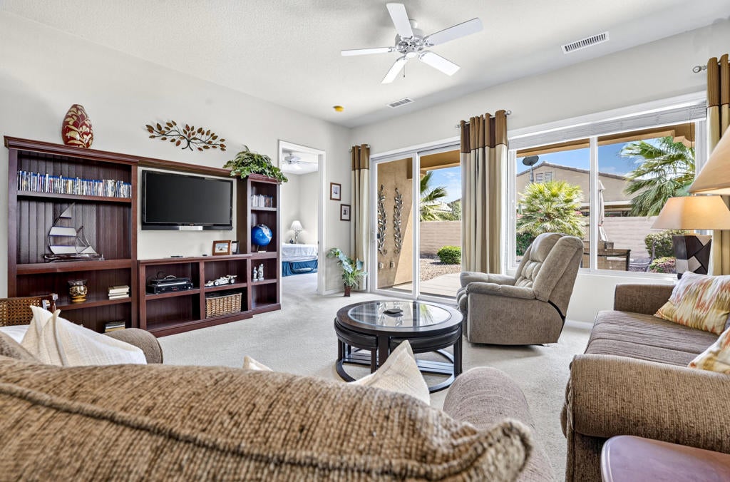 81631 Avenida De Baile