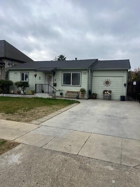 7521 Chestnut Street Gilroy CA 95020