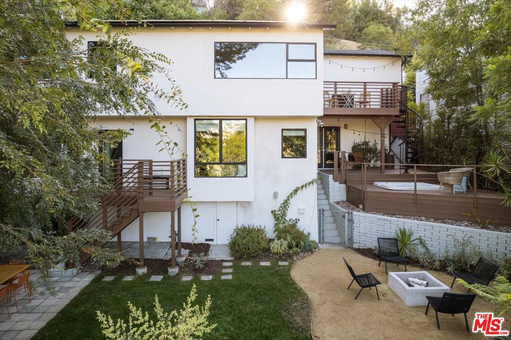 2246 Lyric Avenue