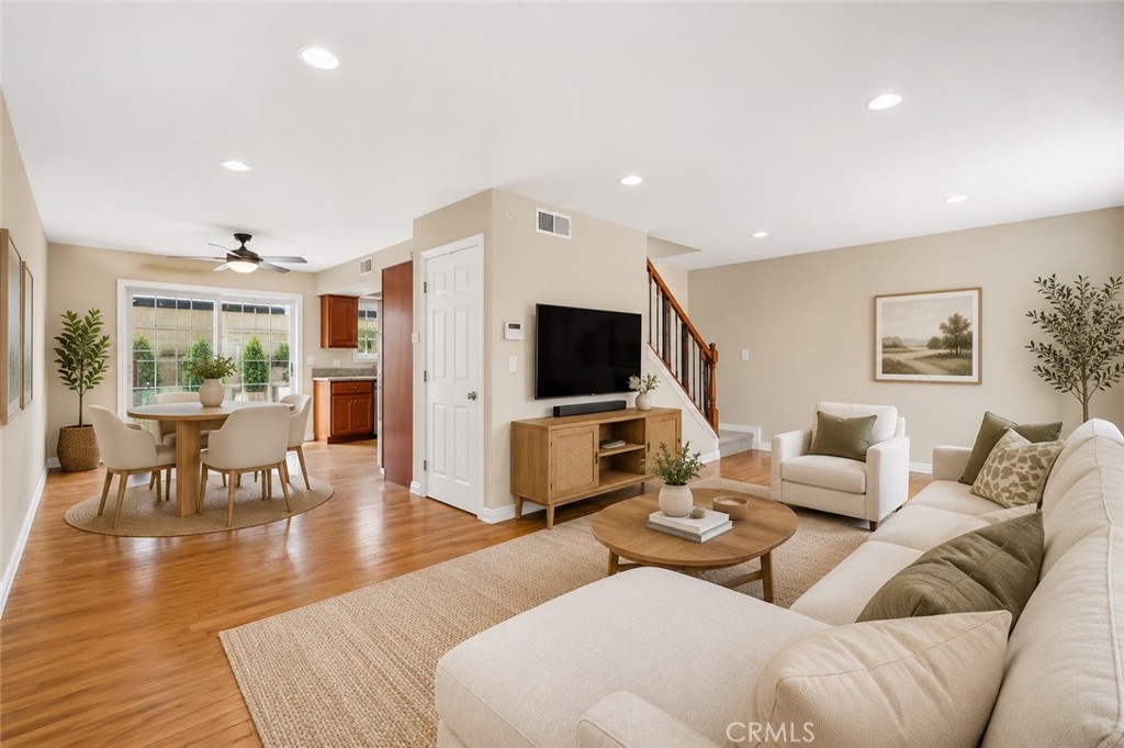 1804 W Glenoaks