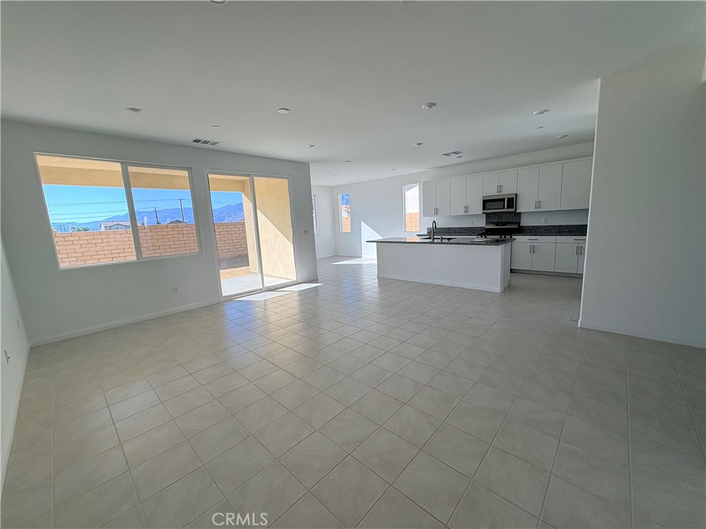 65151 Avenida De Nuves