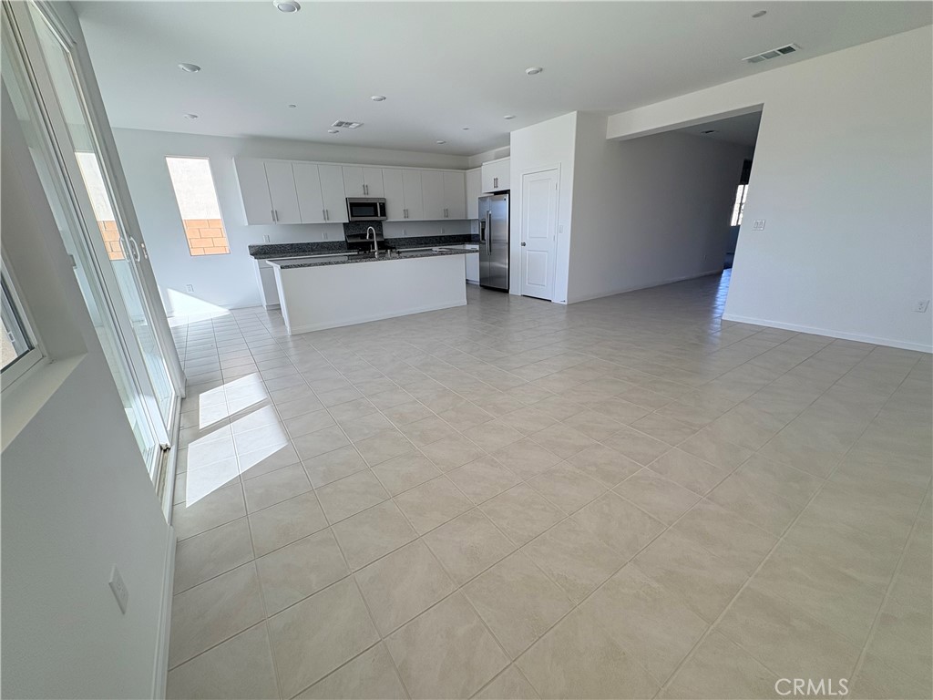 65151 Avenida De Nuves