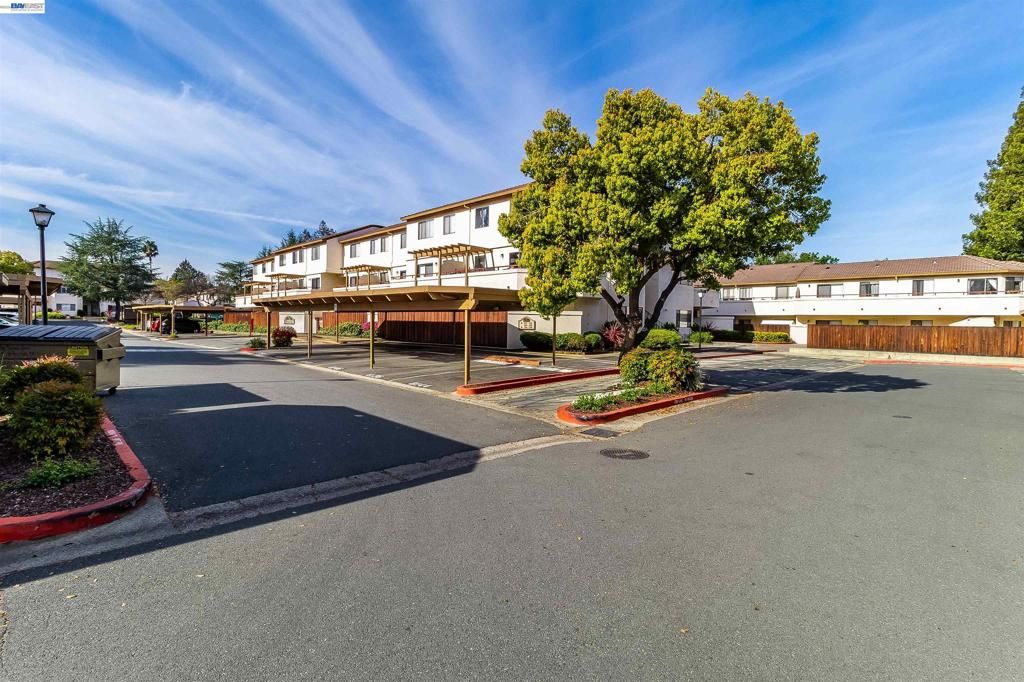 Photo of 5025 Valley Crest Dr Dr #147, Concord, CA 94521 (MLS # 41127386)