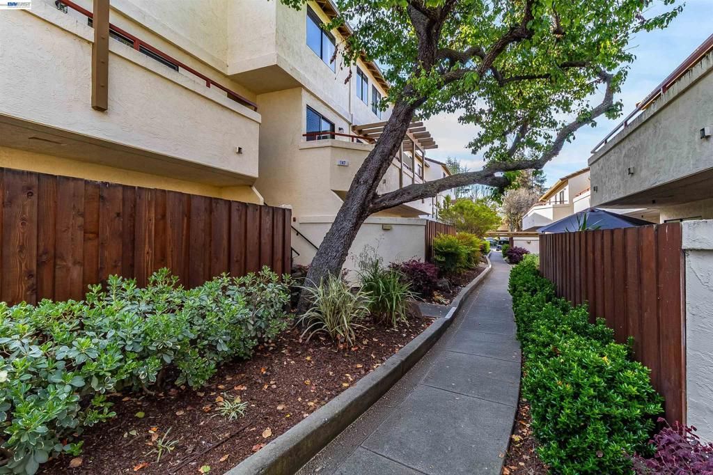 Photo of 5025 Valley Crest Dr Dr #147, Concord, CA 94521 (MLS # 41127386)