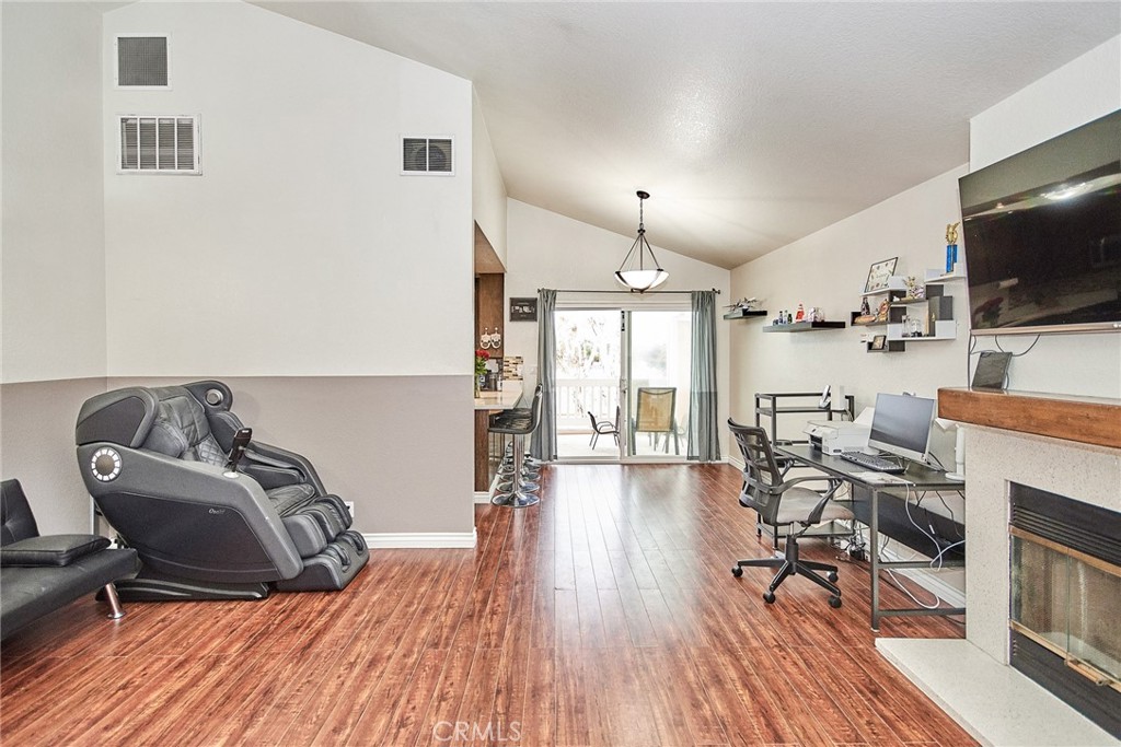 2025 Artesia Boulevard G