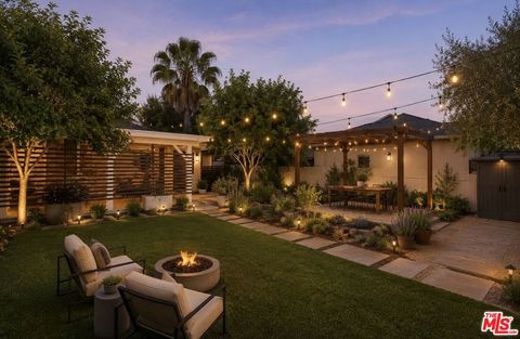 Photo of 11757 Arminta Street, North Hollywood, CA 91605 (MLS # 26832761)