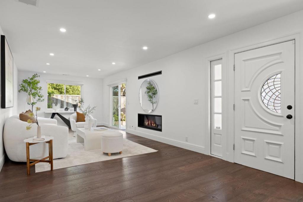 Properties 2 2501 Fleetwood Drive