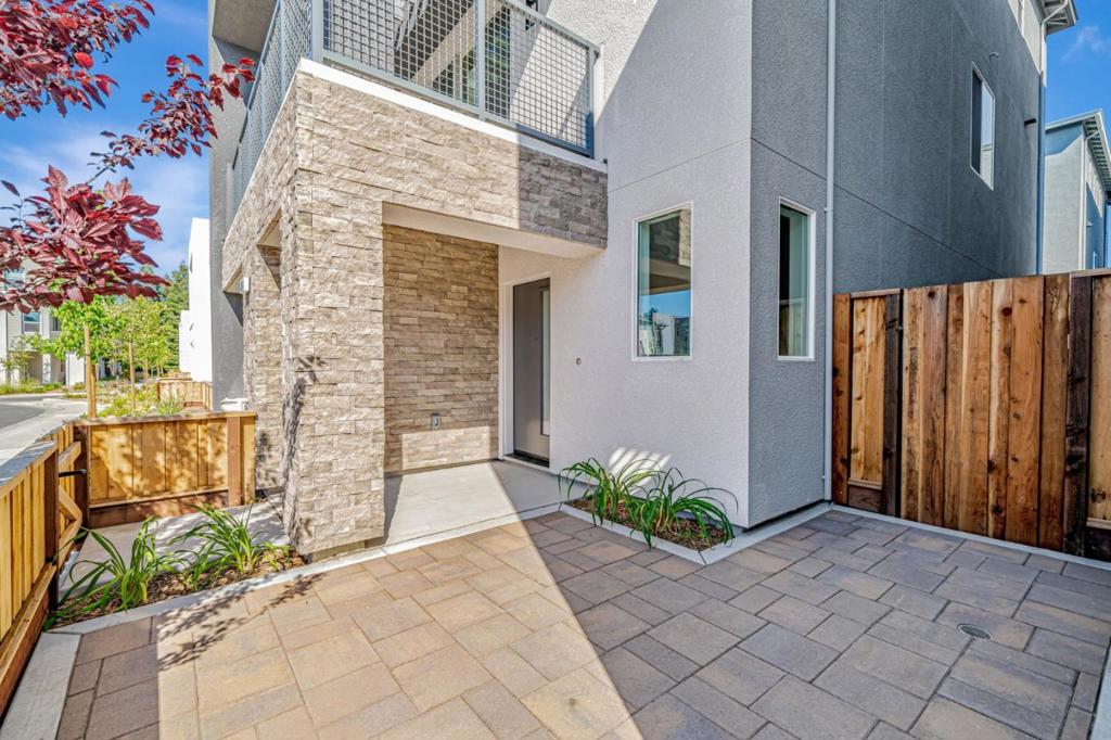 1006 Rojo Terrace