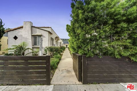 Photo of 2122 20th Street, Santa Monica, CA 90405 (MLS # 26653771)