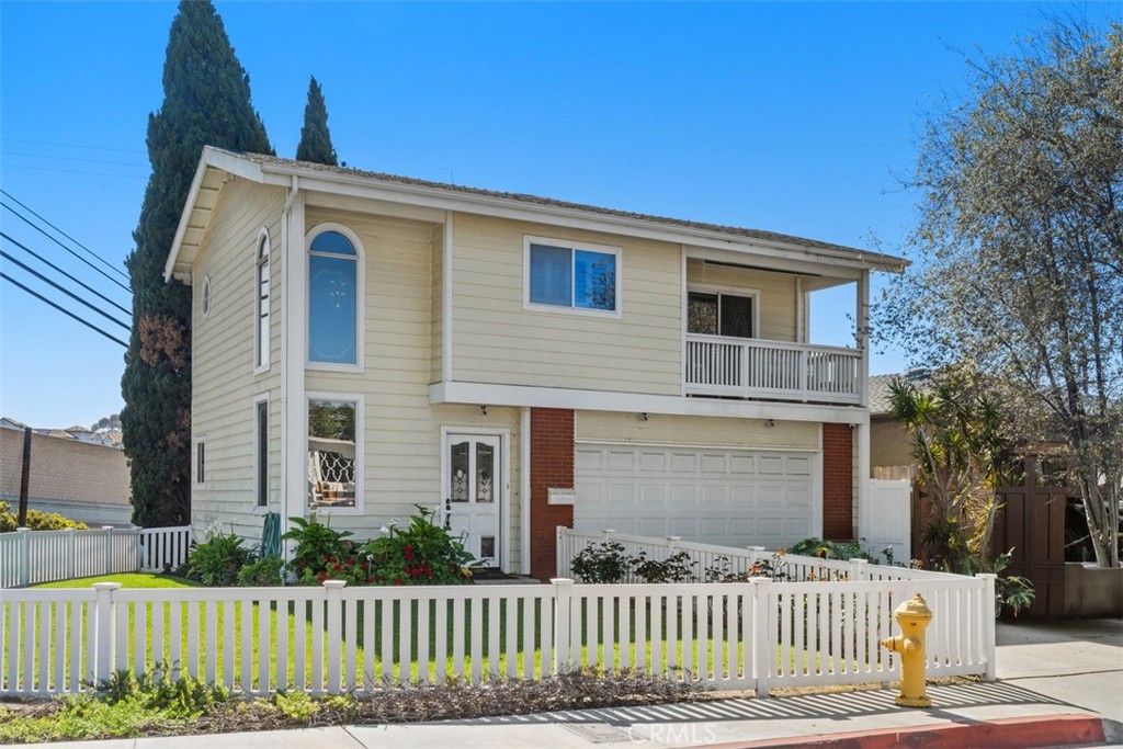 137 W Avenida Cornelio