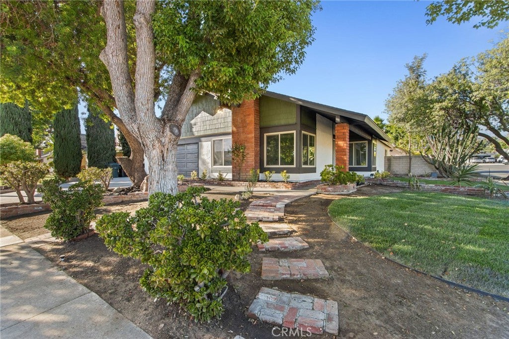 10002 Ashford Court