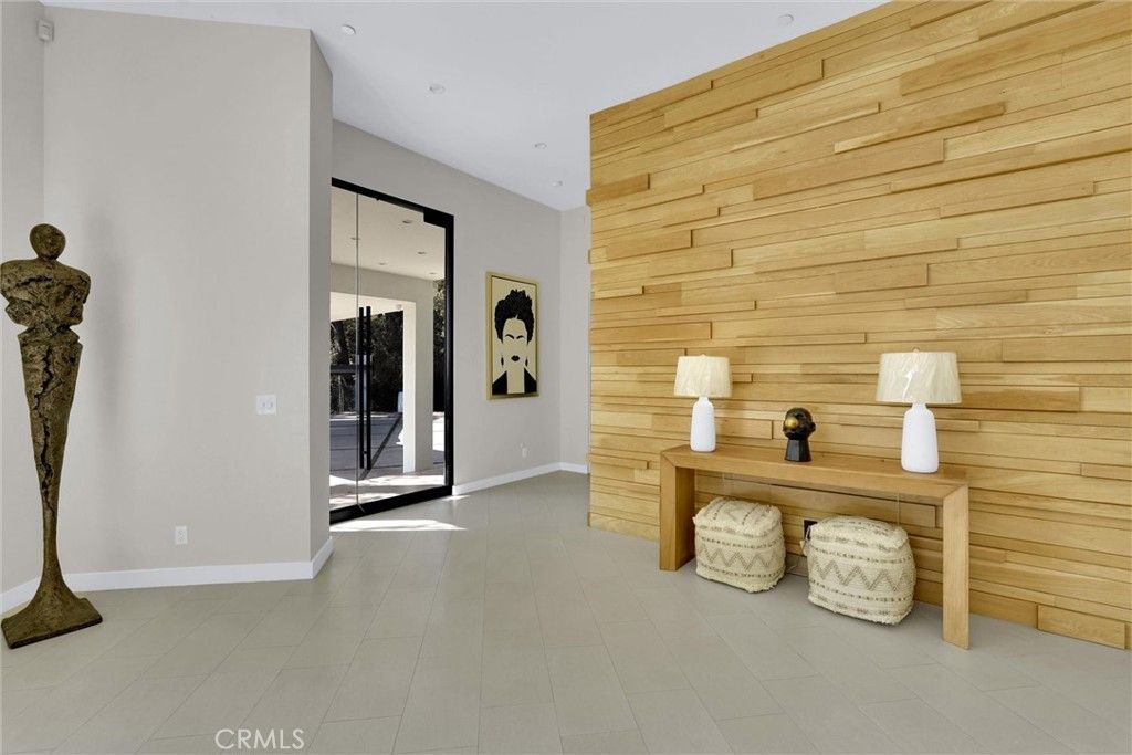 Photo of 2341 Zorada Court, Los Angeles, CA 90046 (MLS # AR25149131)