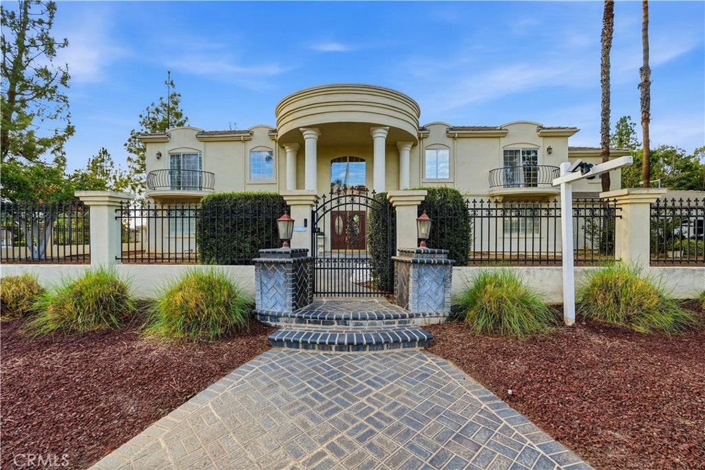 6939 Orozco Dr
