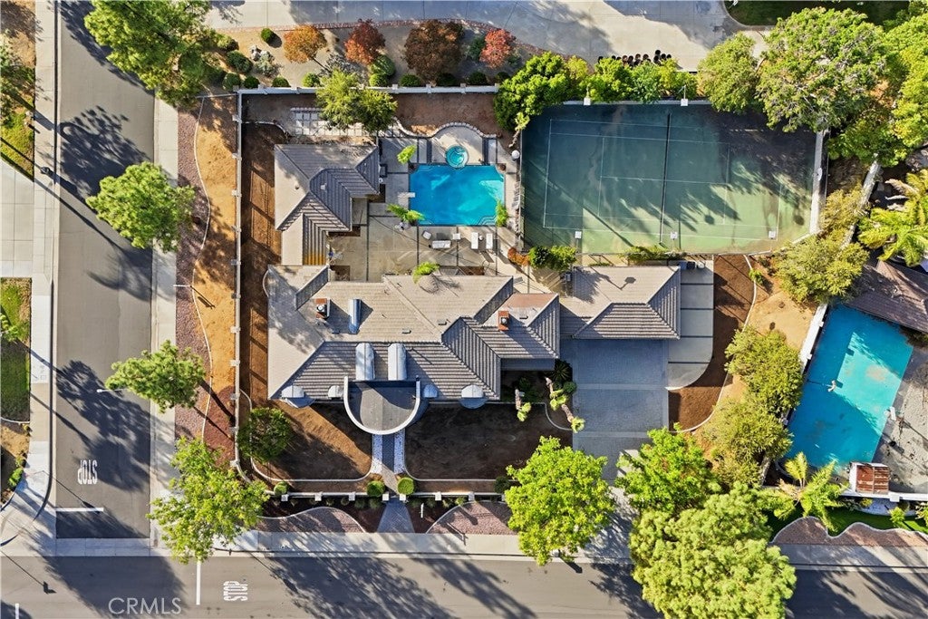 6939 Orozco Dr
