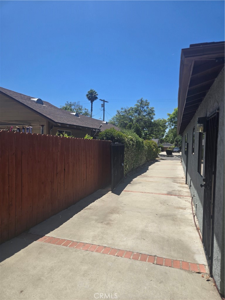 647 Del Monte St.