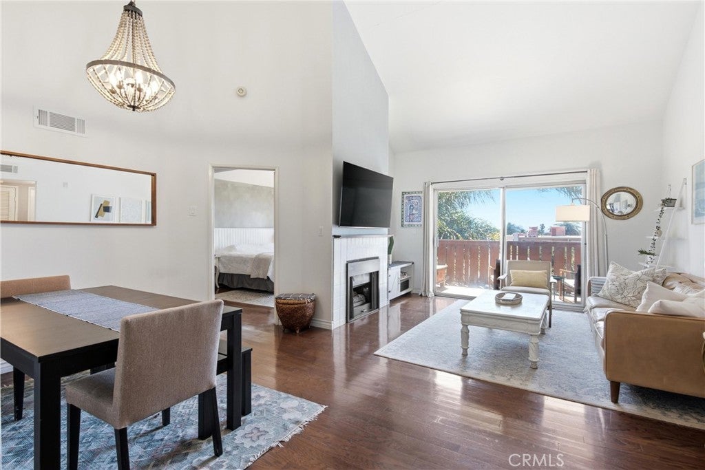 384 Redondo 401