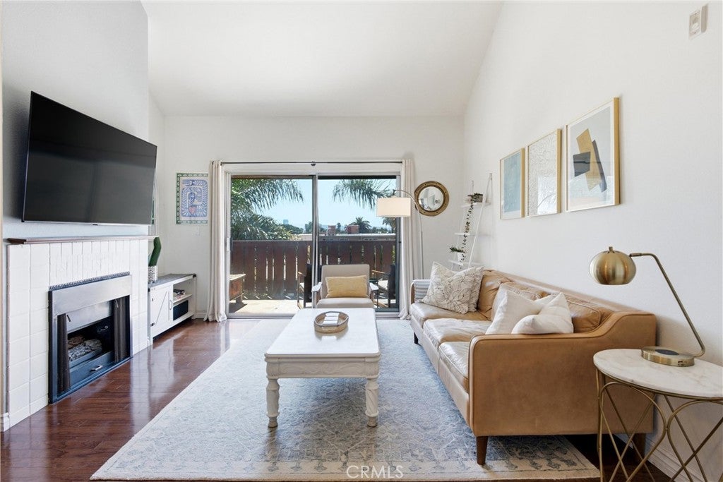 384 Redondo 401