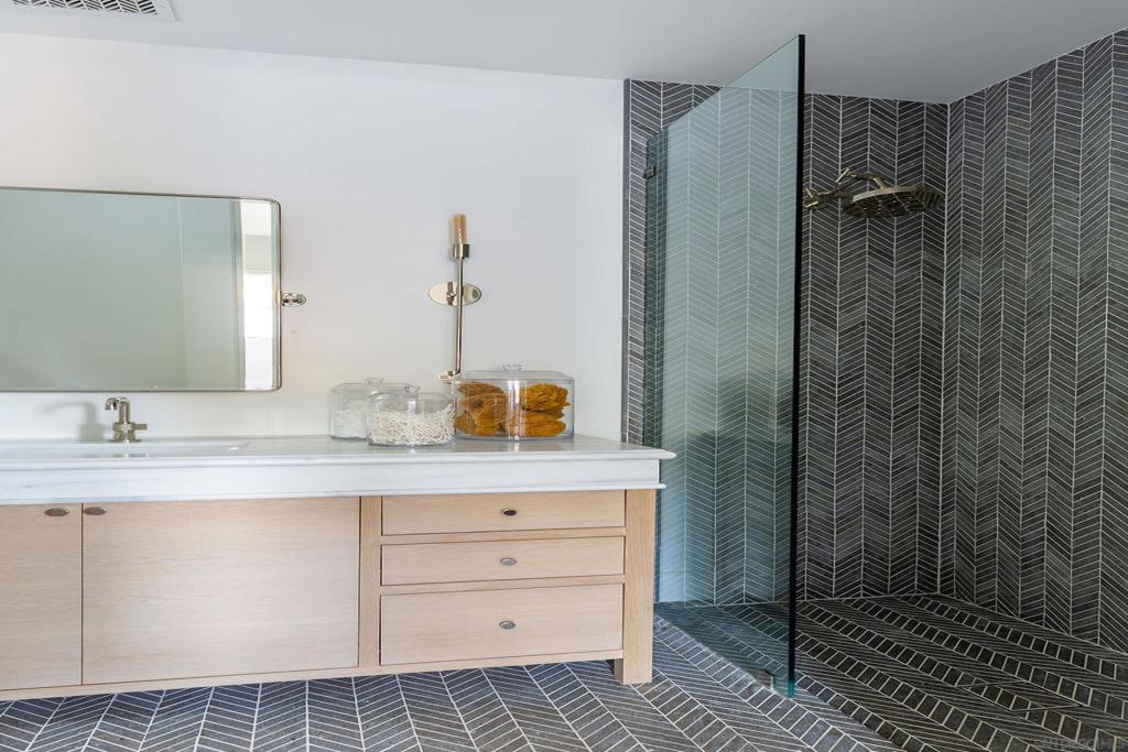 Del Mar - Residential