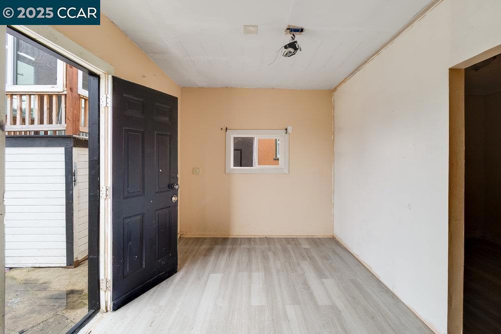 IRON TRIANGLE - Residential