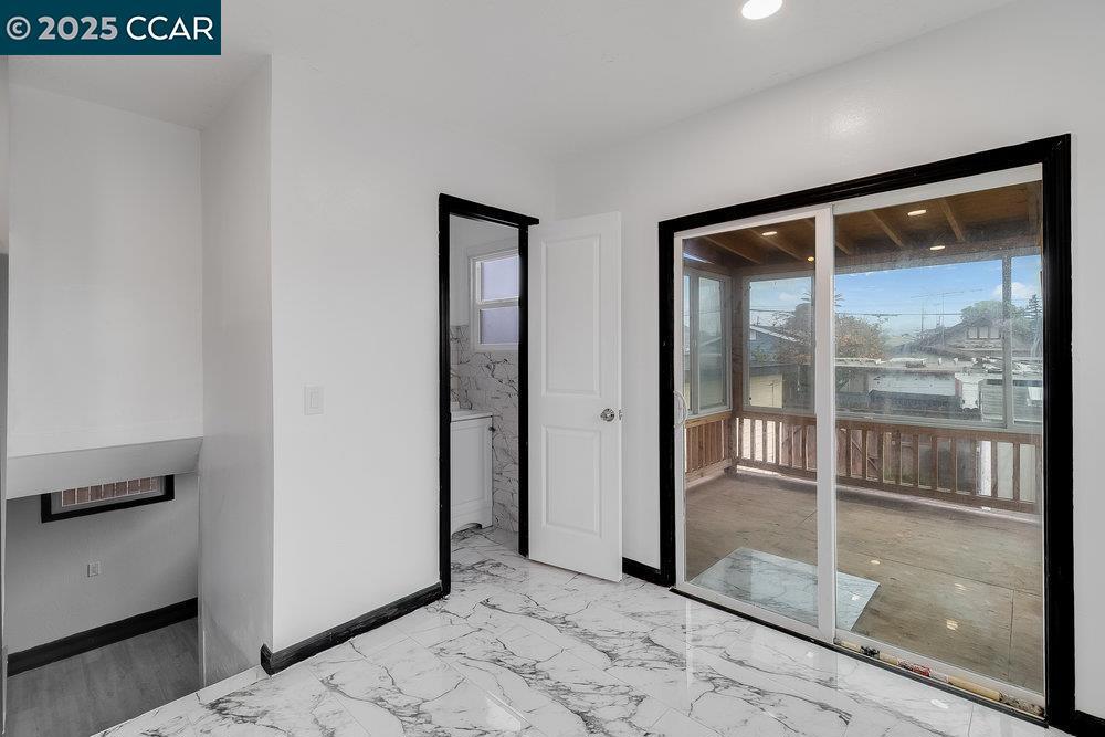 IRON TRIANGLE - Residential