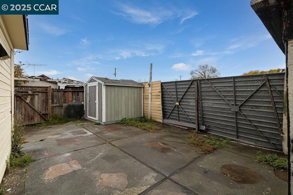 IRON TRIANGLE - Residential