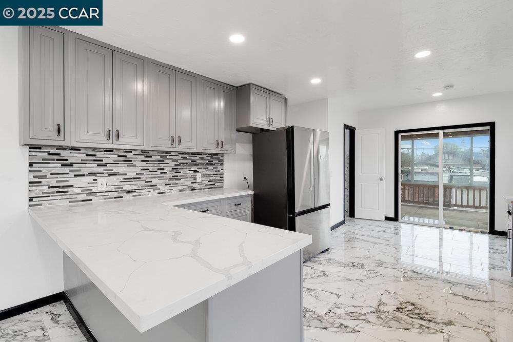 IRON TRIANGLE - Residential