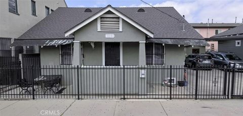 Photo of 209 W 59th Street, Los Angeles, CA 90003 (MLS # DW25261013)