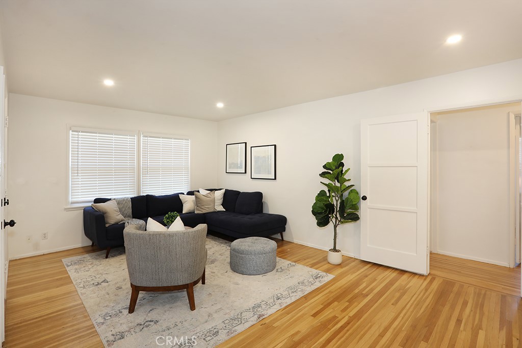 164 N Stevens