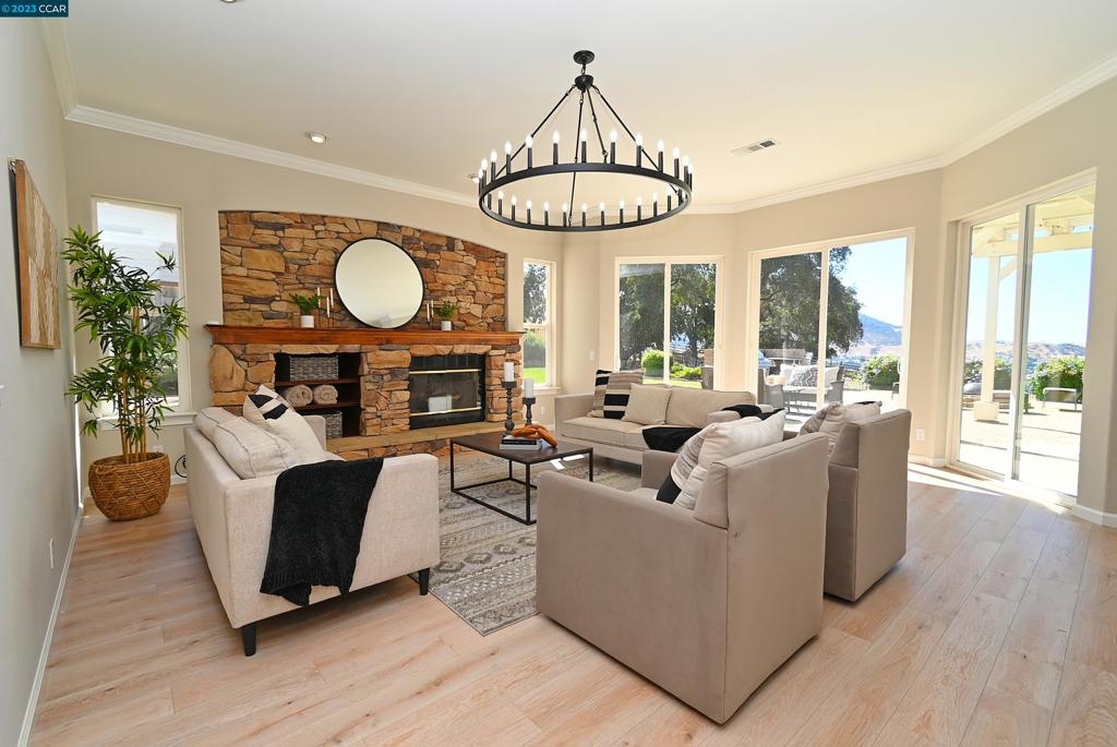 PEACOCK CREEK - Residential