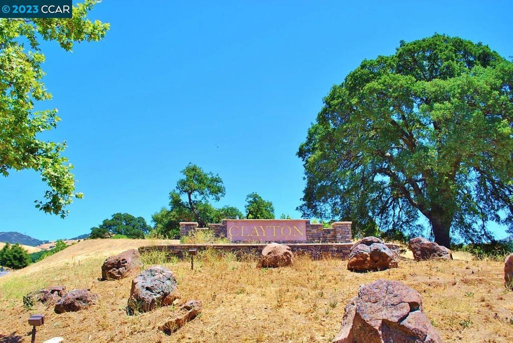 PEACOCK CREEK - Residential
