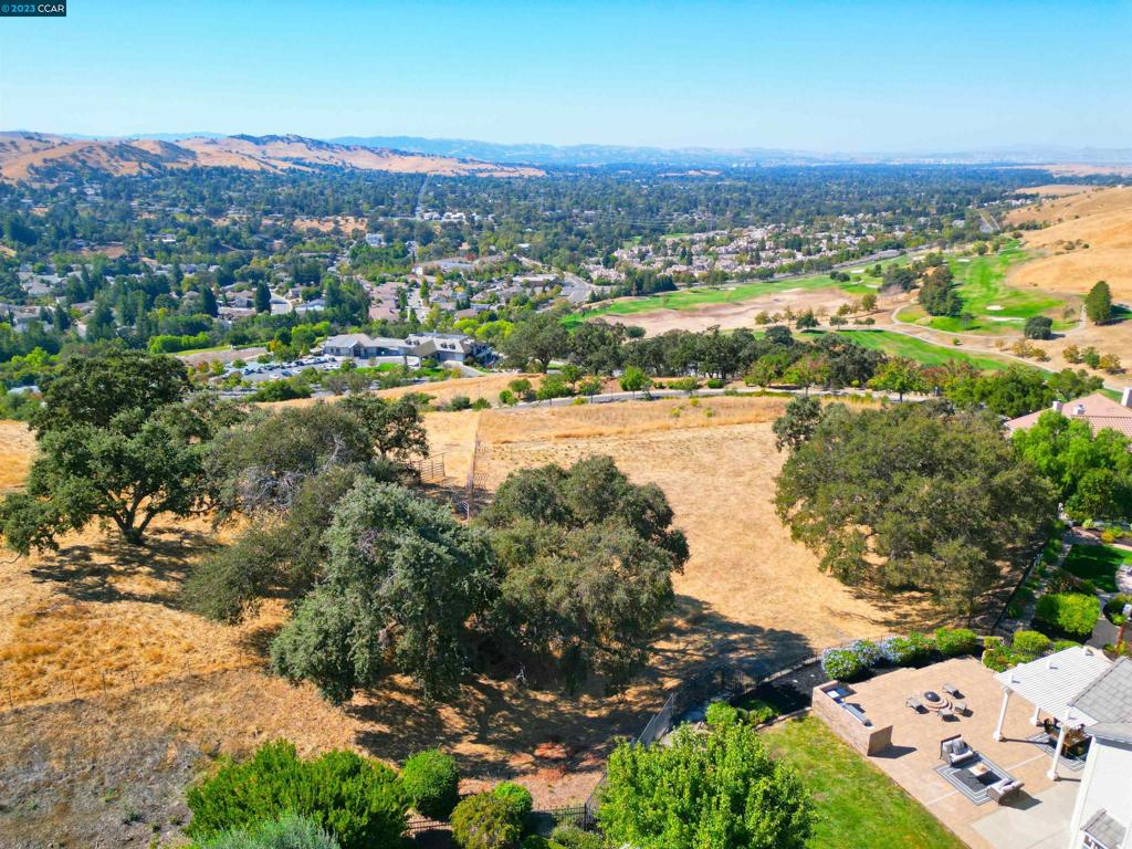 PEACOCK CREEK - Residential