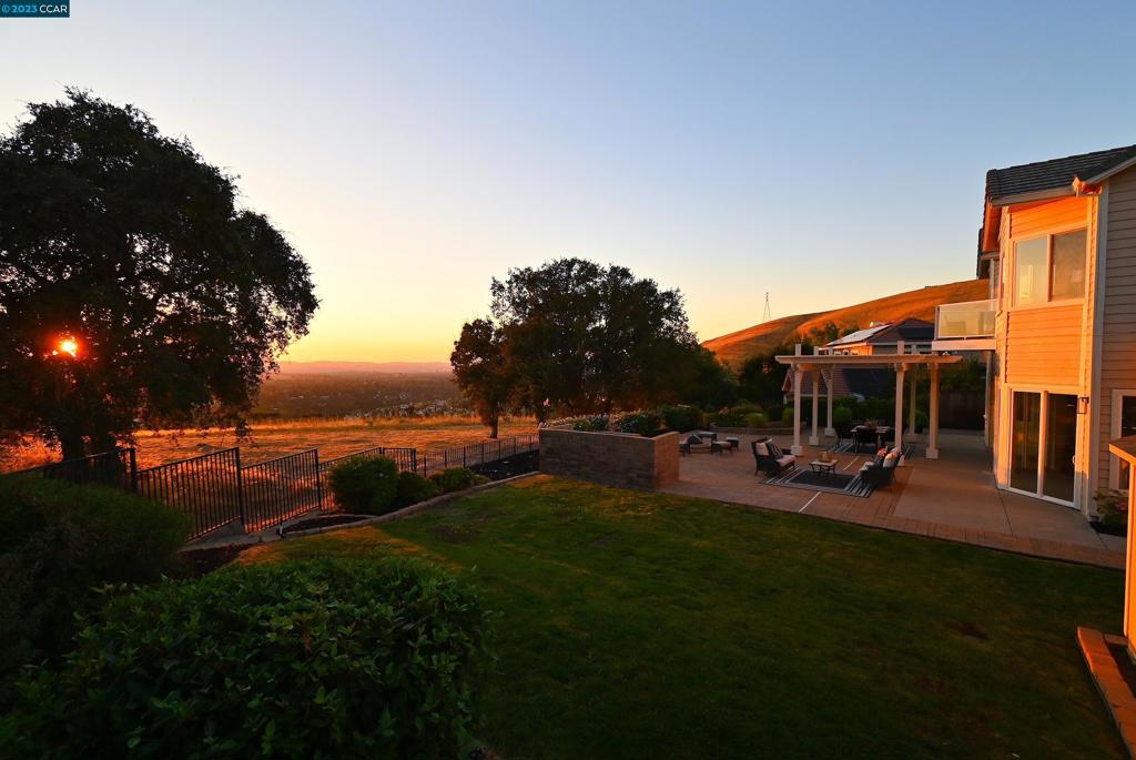 PEACOCK CREEK - Residential