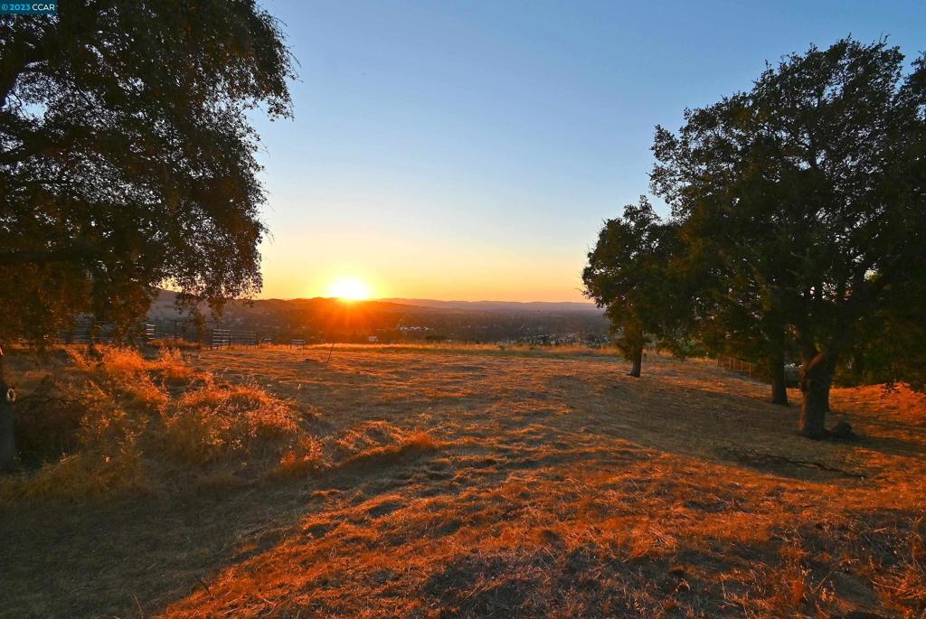 PEACOCK CREEK - Residential