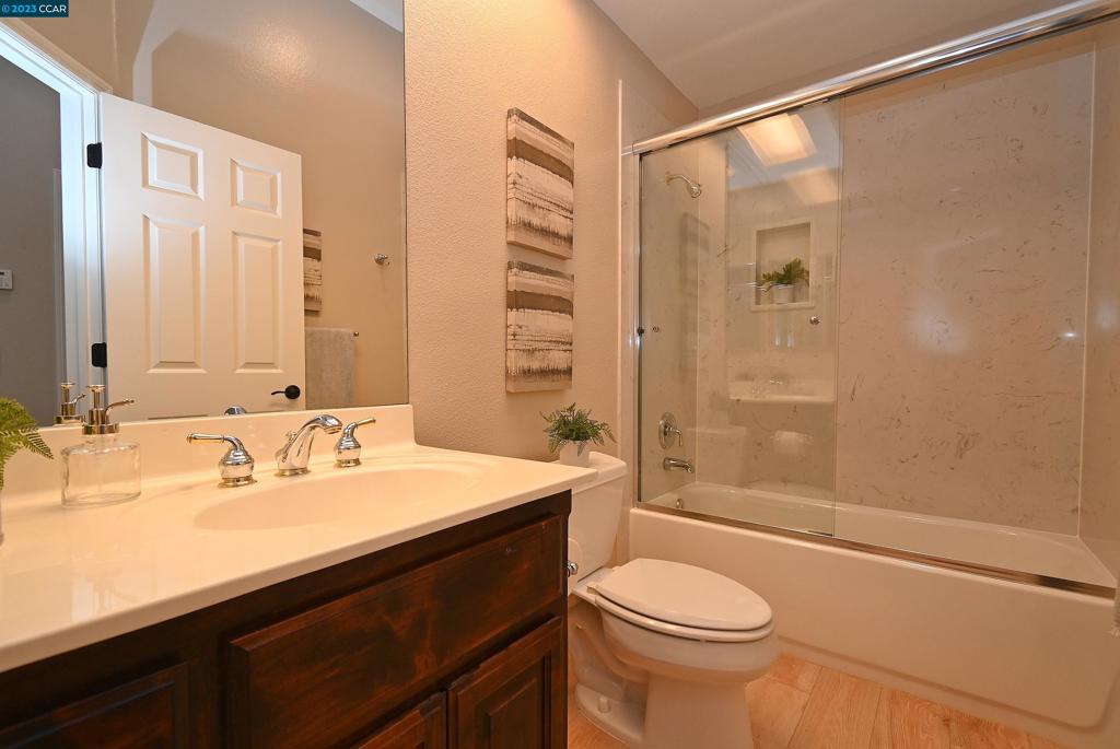 PEACOCK CREEK - Residential