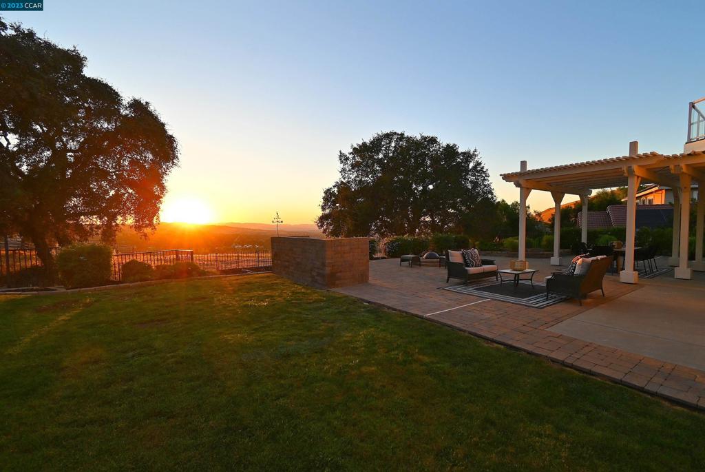 PEACOCK CREEK - Residential