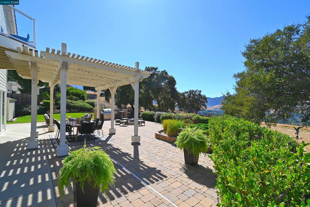 PEACOCK CREEK - Residential