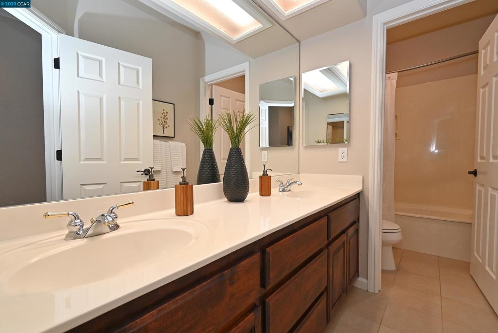 PEACOCK CREEK - Residential