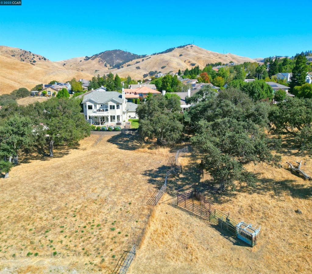 PEACOCK CREEK - Residential