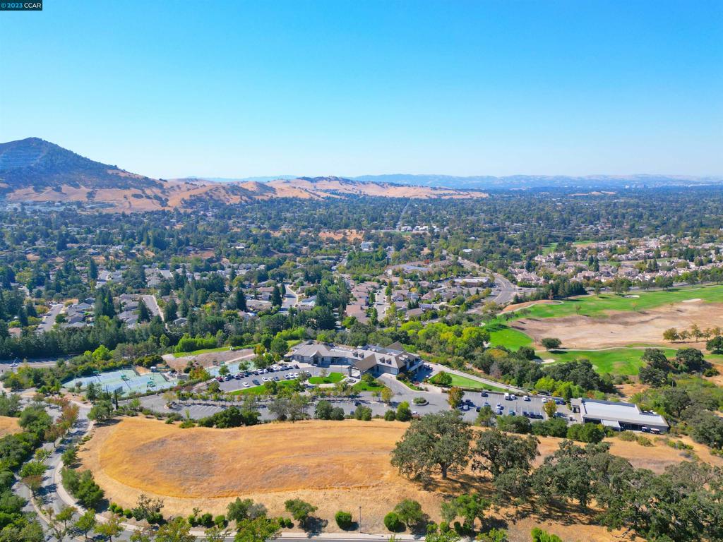 PEACOCK CREEK - Residential