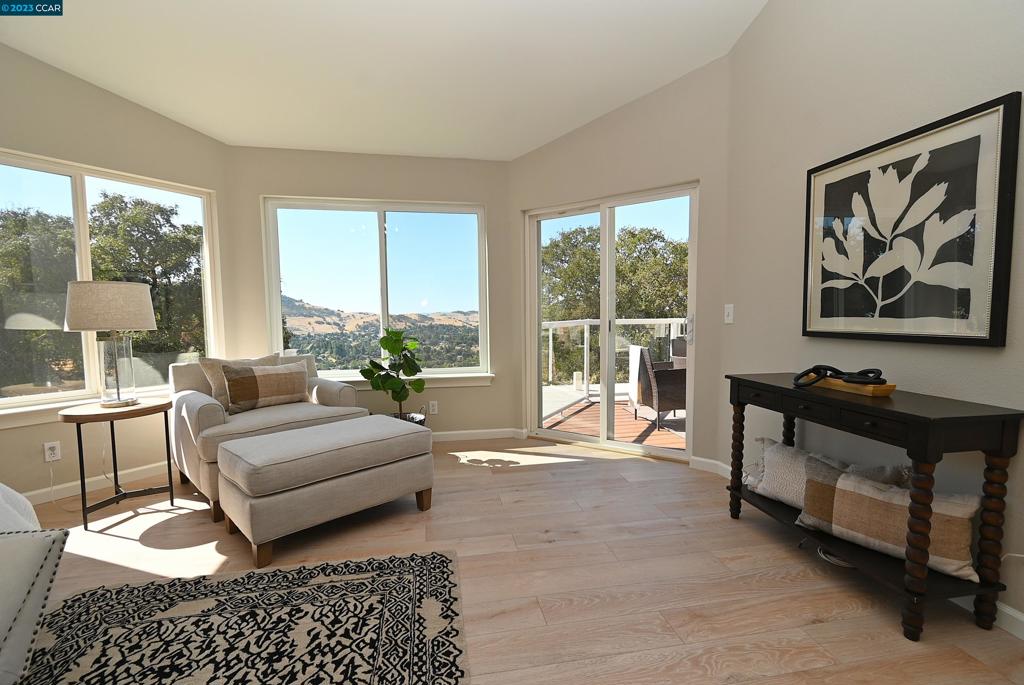 PEACOCK CREEK - Residential