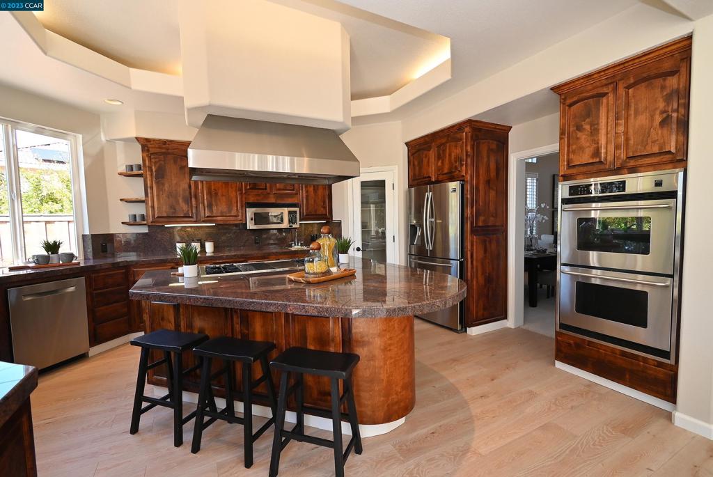 PEACOCK CREEK - Residential