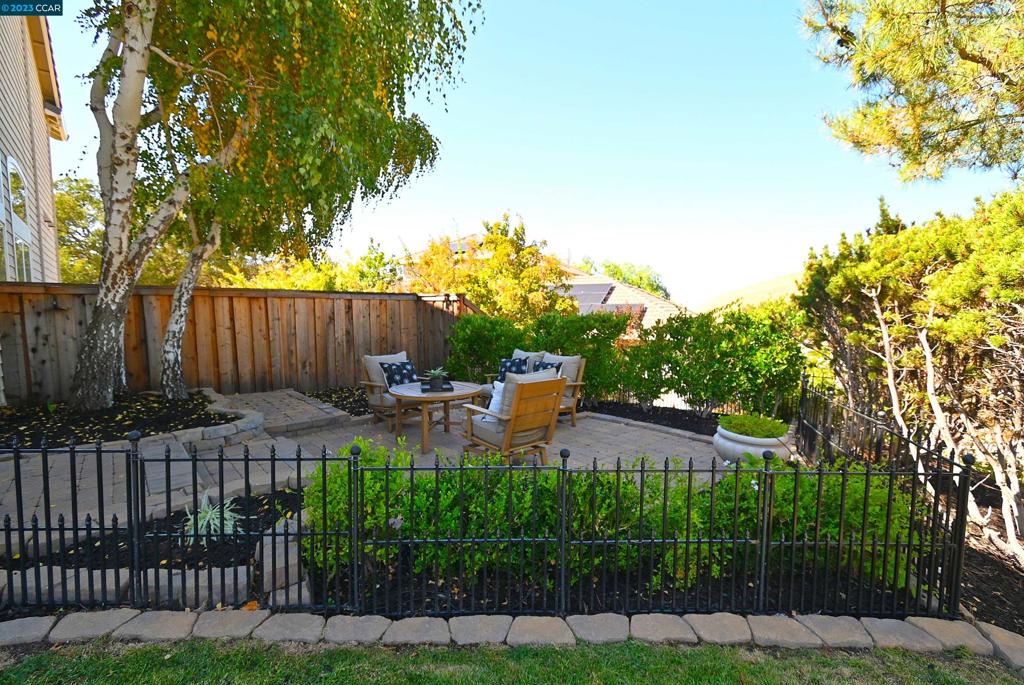 PEACOCK CREEK - Residential