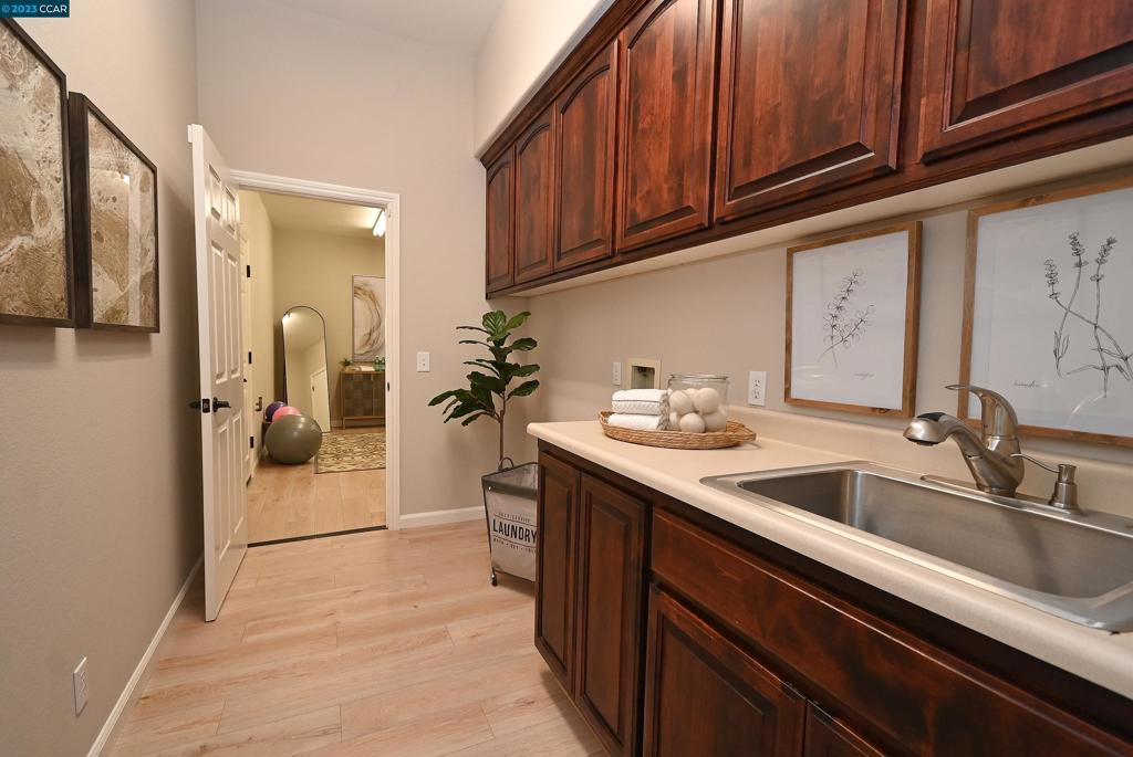 PEACOCK CREEK - Residential