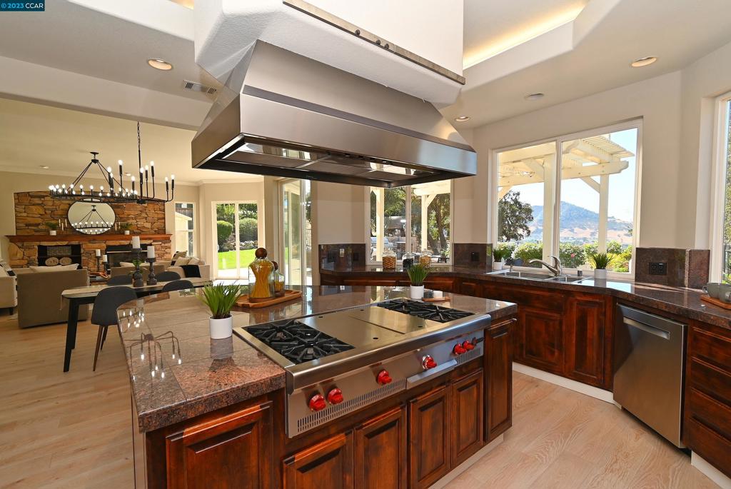 PEACOCK CREEK - Residential