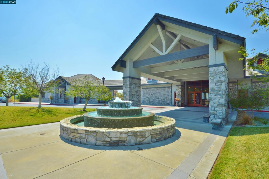 PEACOCK CREEK - Residential