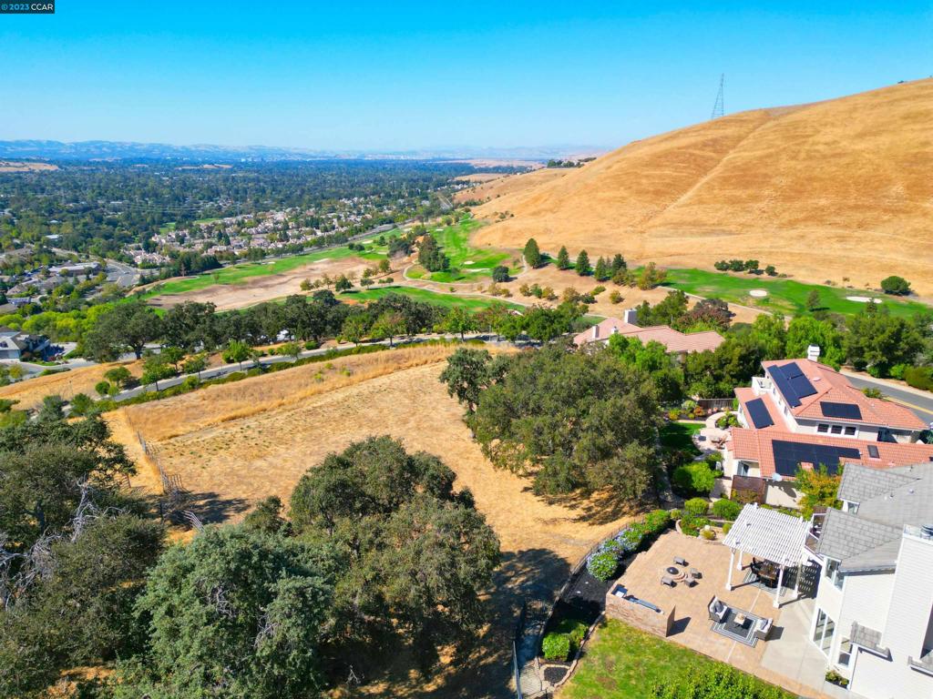 PEACOCK CREEK - Residential