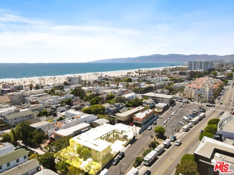 Photo of 119 Paloma Avenue #G, Venice, CA 90291 (MLS # 26860537)