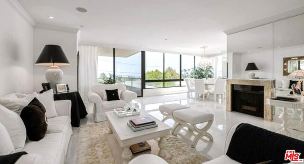 Photo of 10350 Wilshire Boulevard #404, Los Angeles, CA 90024 (MLS # 25628603)